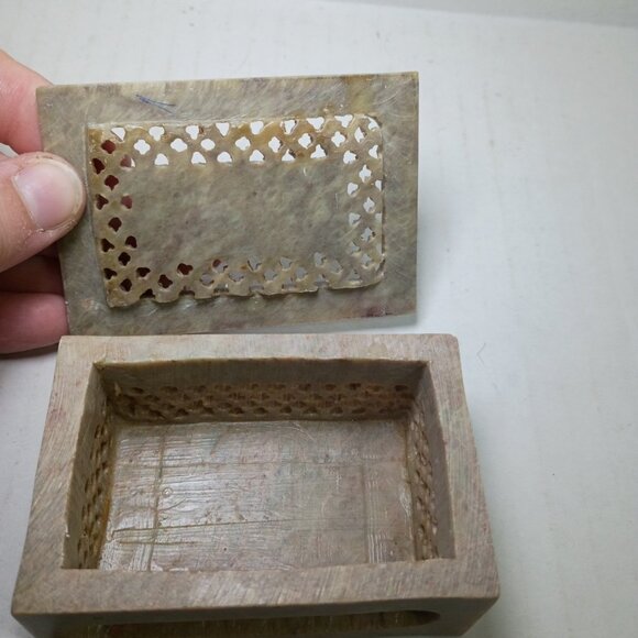 Vintage Handmade Soapstone Trinket Box Mother Of Pearl Floral Inlay Made India - Picture 3 of 7